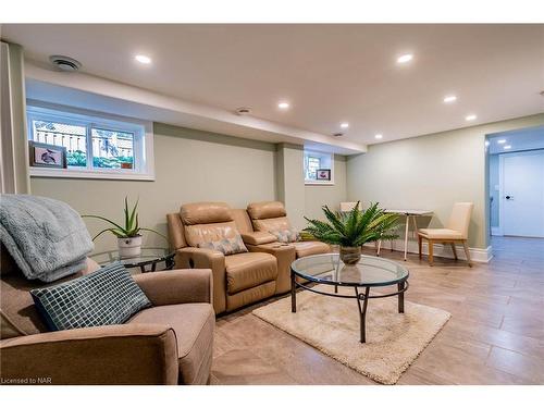 1239 Pelham Street, Fonthill, ON - Indoor Photo Showing Basement