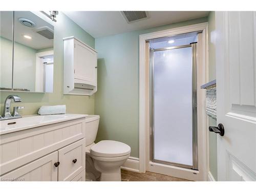 1239 Pelham Street, Fonthill, ON - Indoor Photo Showing Bathroom