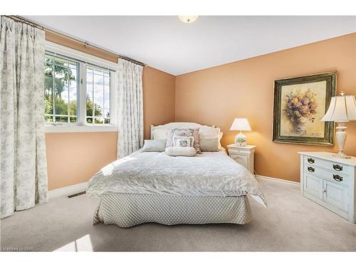 800 Green Street, Niagara-On-The-Lake, ON - Indoor Photo Showing Bedroom