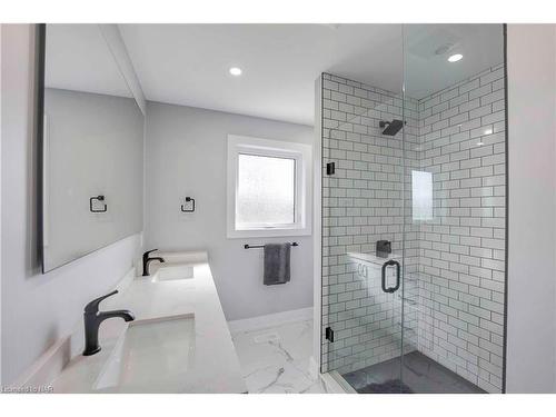 2548 3 Highway, Port Colborne, ON - Indoor Photo Showing Bathroom