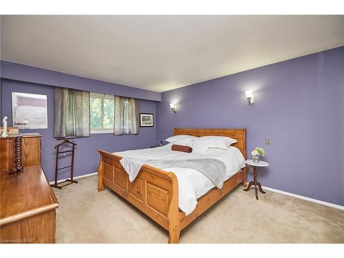 21 Windermere Court, Welland, ON - Indoor Photo Showing Bedroom