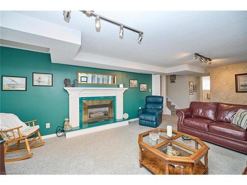 21 Windermere Court, Welland, ON - Indoor Photo Showing Living Room With Fireplace