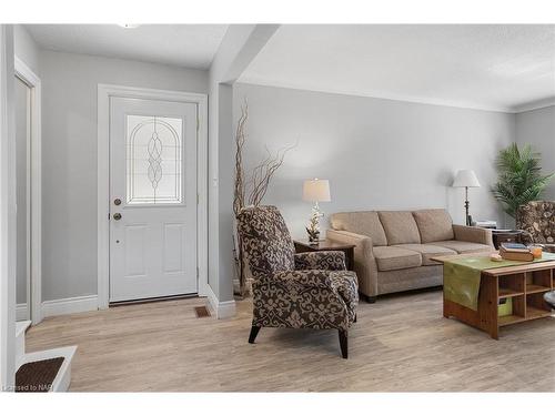 75 Aquadale Drive, St. Catharines, ON - Indoor Photo Showing Other Room