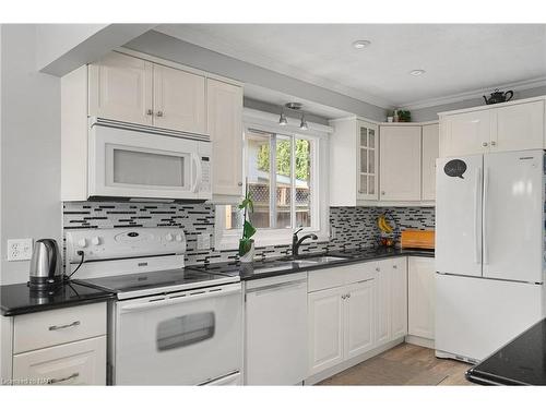 75 Aquadale Drive, St. Catharines, ON - Indoor Photo Showing Kitchen