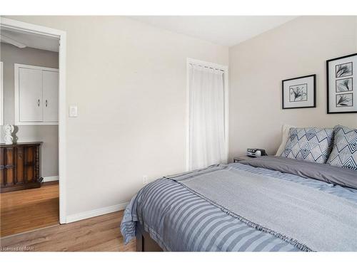 75 Aquadale Drive, St. Catharines, ON - Indoor Photo Showing Bedroom