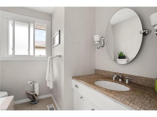 75 Aquadale Drive, St. Catharines, ON - Indoor Photo Showing Bathroom