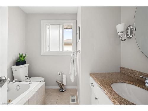 75 Aquadale Drive, St. Catharines, ON - Indoor Photo Showing Bathroom