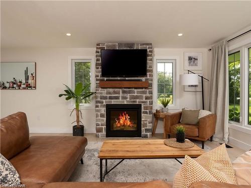 41747 Mill Race Road, Wainfleet, ON - Indoor Photo Showing Living Room With Fireplace