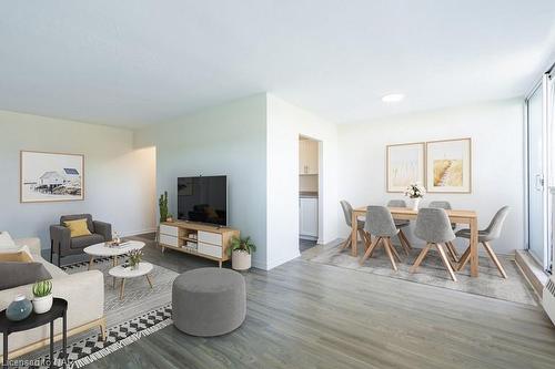 408-6320 Valley Way, Niagara Falls, ON - Indoor Photo Showing Living Room