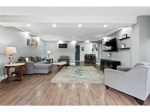 11366 Highway 3 West, Wainfleet, ON - Indoor Photo Showing Living Room