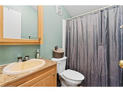 11366 Highway 3 West, Wainfleet, ON - Indoor Photo Showing Bathroom