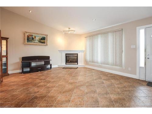 4477 Jordan Road, Jordan Station, ON - Indoor Photo Showing Living Room With Fireplace