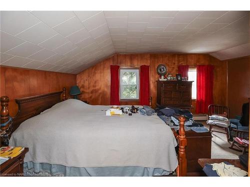 4477 Jordan Road, Jordan Station, ON - Indoor Photo Showing Bedroom