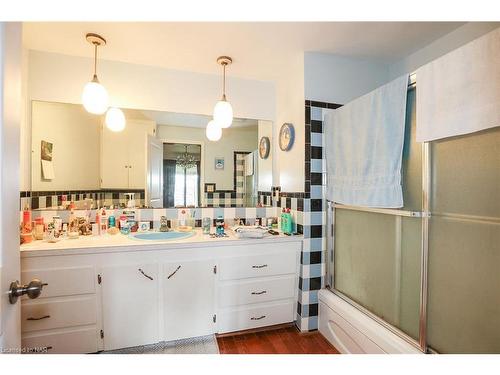 4477 Jordan Road, Jordan Station, ON - Indoor Photo Showing Bathroom