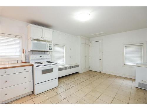 4477 Jordan Road, Jordan Station, ON - Indoor Photo Showing Kitchen