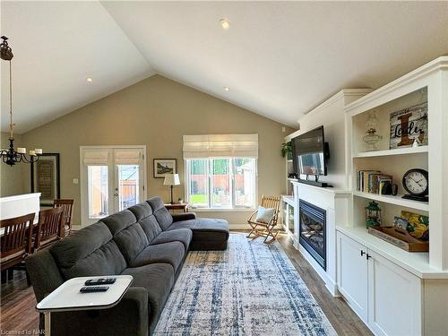 49 Bogart Street, St. Catharines, ON - Indoor Photo Showing Living Room With Fireplace