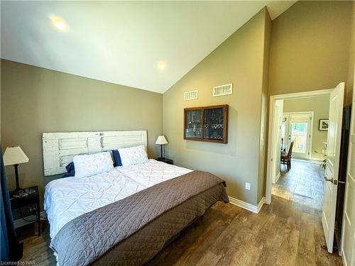 49 Bogart Street, St. Catharines, ON - Indoor Photo Showing Bedroom