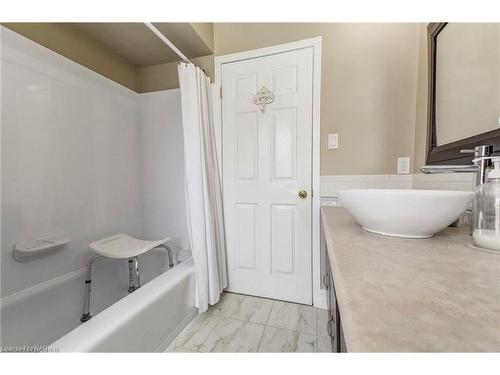 29 Confederation Drive, Niagara-On-The-Lake, ON - Indoor Photo Showing Bathroom