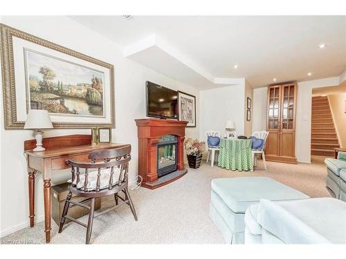 29 Confederation Drive, Niagara-On-The-Lake, ON - Indoor Photo Showing Living Room With Fireplace