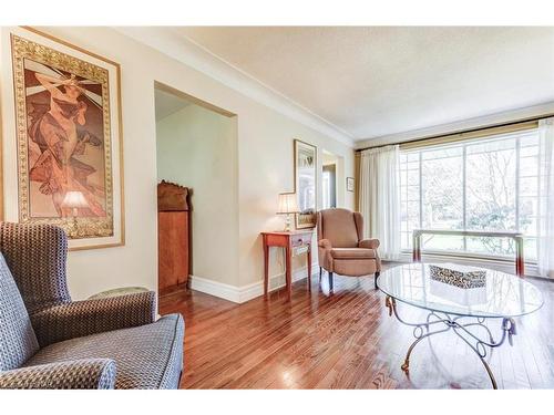 29 Confederation Drive, Niagara-On-The-Lake, ON - Indoor Photo Showing Living Room