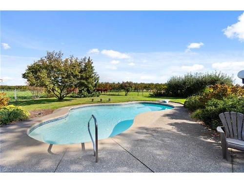 287 Read Road, Niagara-On-The-Lake, ON - Outdoor With In Ground Pool