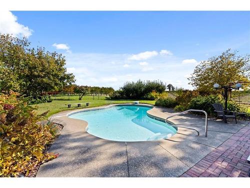 287 Read Road, Niagara-On-The-Lake, ON - Outdoor With In Ground Pool With Backyard