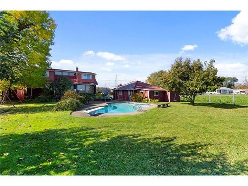 287 Read Road, Niagara-On-The-Lake, ON - Outdoor With In Ground Pool With Backyard