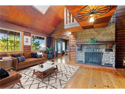 287 Read Road, Niagara-On-The-Lake, ON - Indoor Photo Showing Living Room With Fireplace