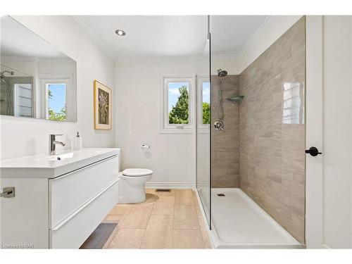 50672 Green Road S, Wainfleet, ON - Indoor Photo Showing Bathroom