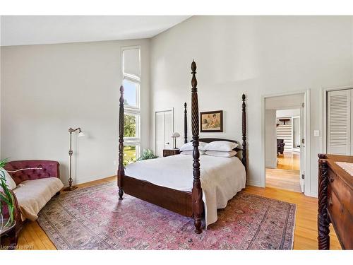 50672 Green Road S, Wainfleet, ON - Indoor Photo Showing Bedroom