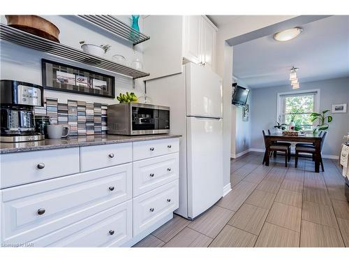 297 Tanbark Road, St. Davids, ON - Indoor Photo Showing Kitchen