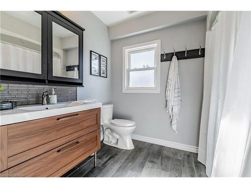 297 Tanbark Road, St. Davids, ON - Indoor Photo Showing Bathroom