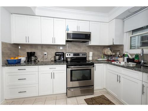 42 Santone Avenue, Welland, ON - Indoor Photo Showing Kitchen With Double Sink