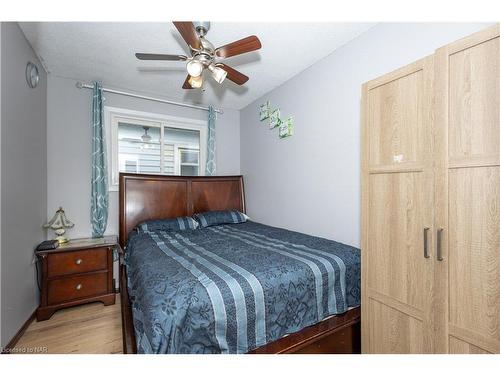 42 Santone Avenue, Welland, ON - Indoor Photo Showing Bedroom