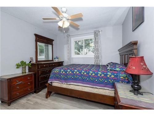 42 Santone Avenue, Welland, ON - Indoor Photo Showing Bedroom