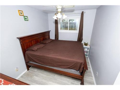 42 Santone Avenue, Welland, ON - Indoor Photo Showing Bedroom