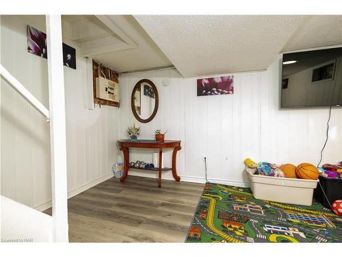 42 Santone Avenue, Welland, ON - Indoor Photo Showing Other Room