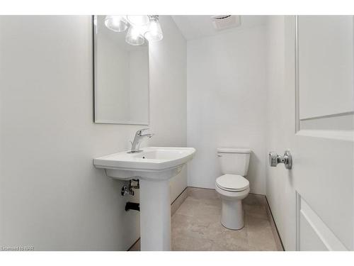 13 Ambrose Street, St. Catharines, ON - Indoor Photo Showing Bathroom