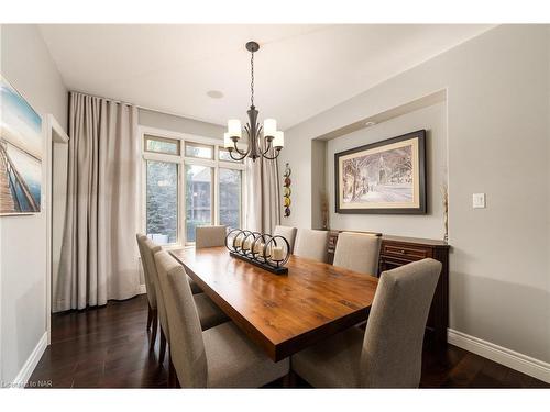 22 Red Haven Drive, Niagara-On-The-Lake, ON - Indoor Photo Showing Dining Room