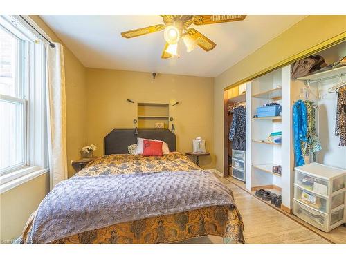 86 Feeder Lane, Dunnville, ON - Indoor Photo Showing Bedroom