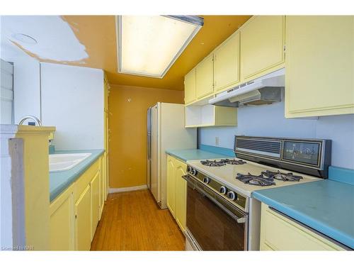 86 Feeder Lane, Dunnville, ON - Indoor Photo Showing Kitchen