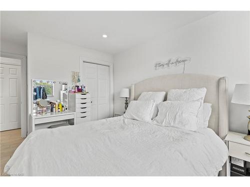 508-365 Geneva Street, St. Catharines, ON - Indoor Photo Showing Bedroom