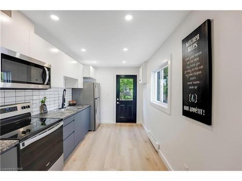 80 Ellen Street, Fort Erie, ON - Indoor Photo Showing Kitchen