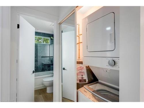 80 Ellen Street, Fort Erie, ON - Indoor Photo Showing Laundry Room