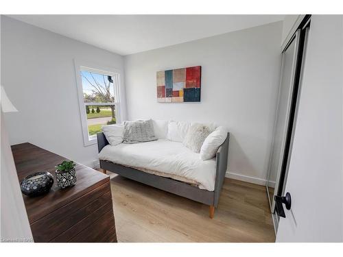 80 Ellen Street, Fort Erie, ON - Indoor Photo Showing Other Room