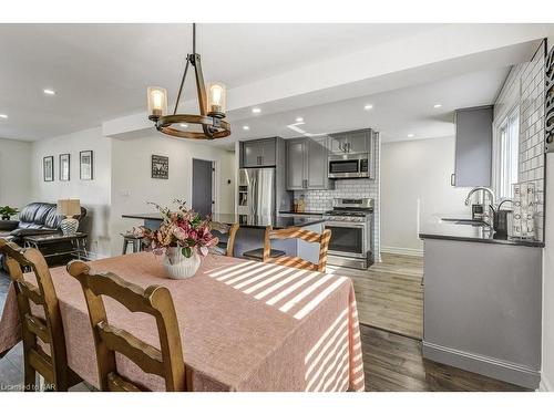 303 Riverside Drive, Welland, ON - Indoor Photo Showing Dining Room