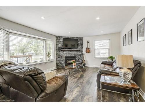 303 Riverside Drive, Welland, ON - Indoor Photo Showing Living Room With Fireplace