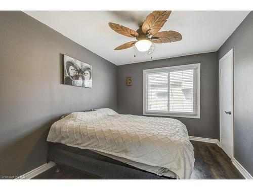 303 Riverside Drive, Welland, ON - Indoor Photo Showing Bedroom