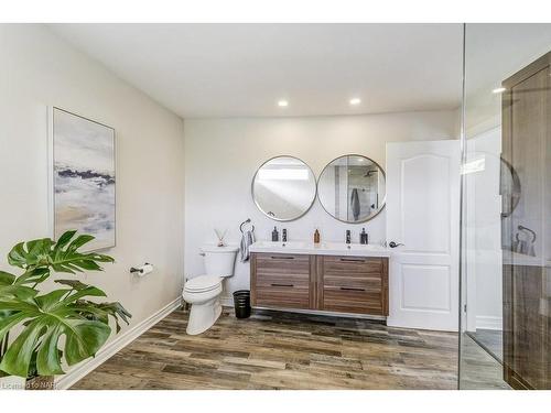 303 Riverside Drive, Welland, ON - Indoor Photo Showing Bathroom