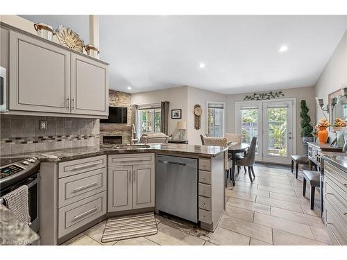 67 Virginia Street, Welland, ON - Indoor Photo Showing Kitchen